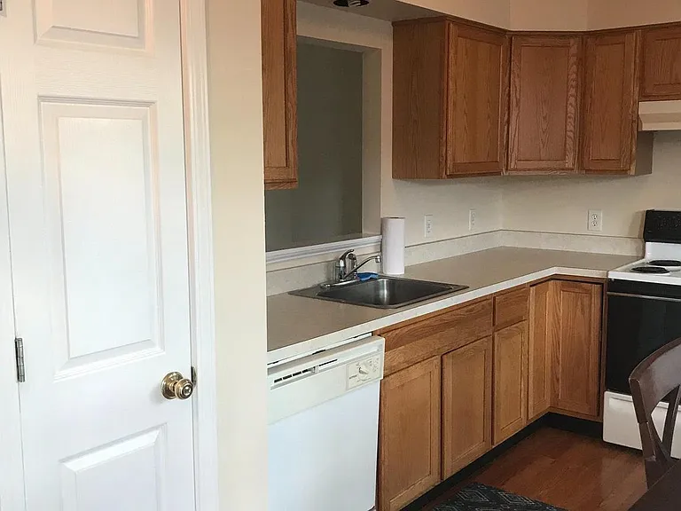 1169 Commercial Ct — Photo 3