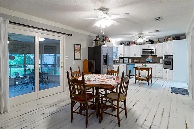 2 bed, 1296 sqft, $1,800 — Photo 4