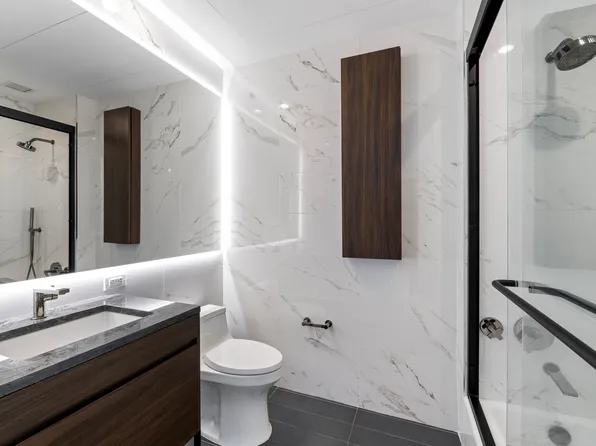 232 East 54th Street image 3 of 18