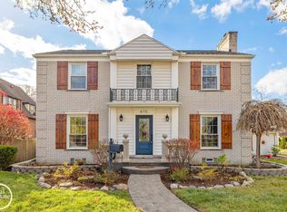 875 Balfour St, Grosse Pointe Park, MI 48230