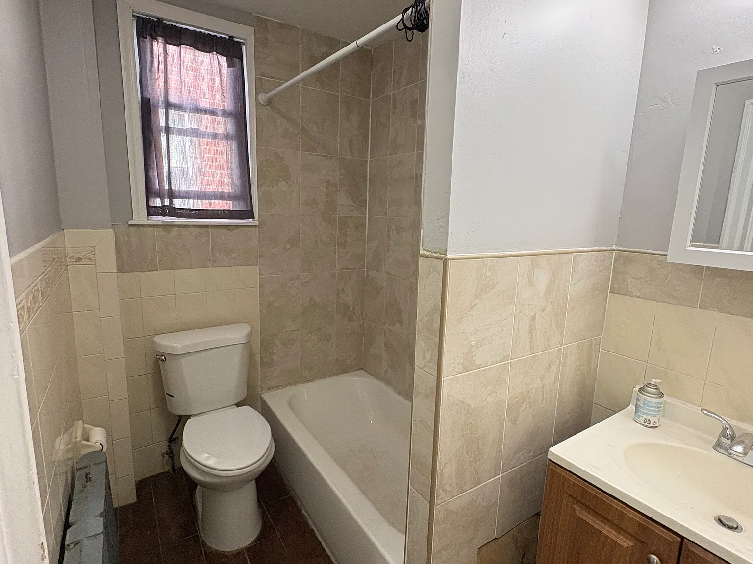 3 bed, 1110 sqft, $1,600 — Photo 4