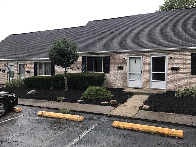 1st image of 247 N Buhl Farm Dr