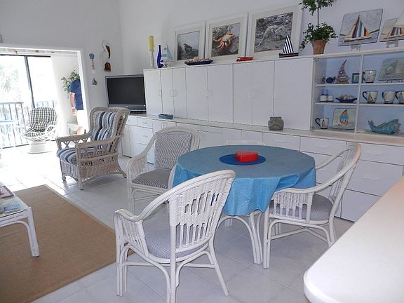 3rd image of 109 Village Del Prado Cir