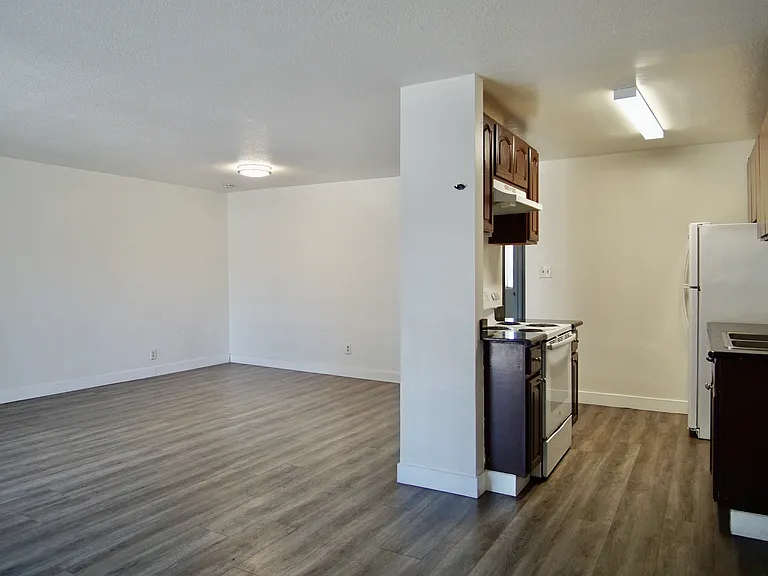 410 Auburn Way #1 — Photo 9