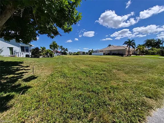 4th image of 3937 SW 26th CT