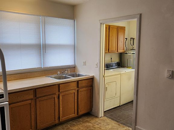5th image of 619 Napoleon St APT C