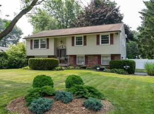 83 Stoneridge Dr, Rochester, NY 14615