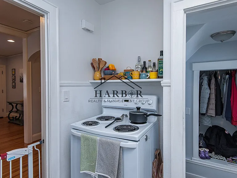 1234 2nd St NW — Photo 3