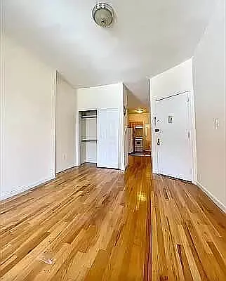 Rented by Bond New York | media 8