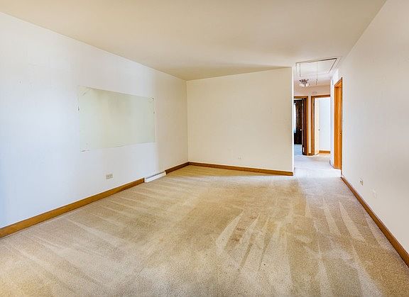 5th image of 9812 Montrose Ave