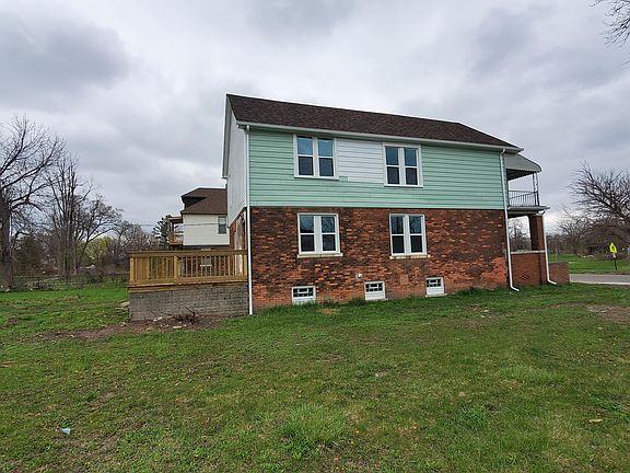 4th image of 3127 Crane St #1