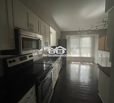5th image of 12324 Bennington Ave