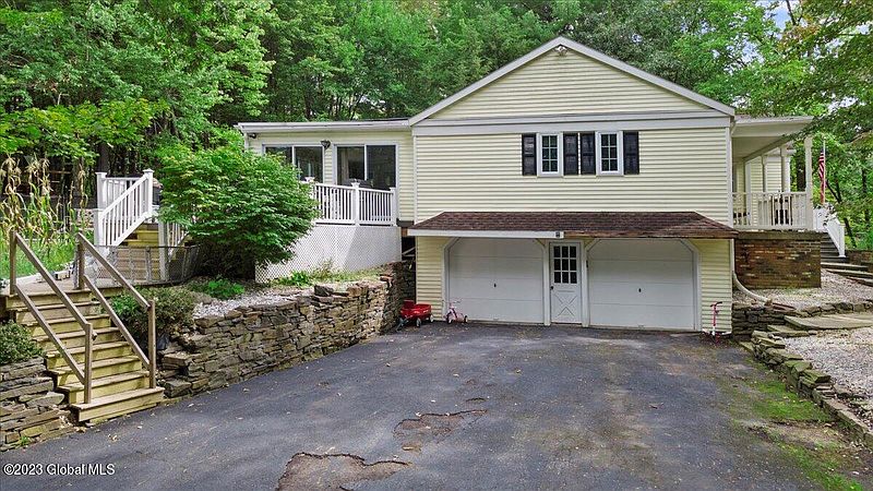 3rd image of 289 Miller Road