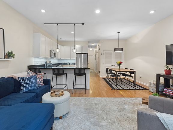 5th image of 1629 N Oakley Ave #1