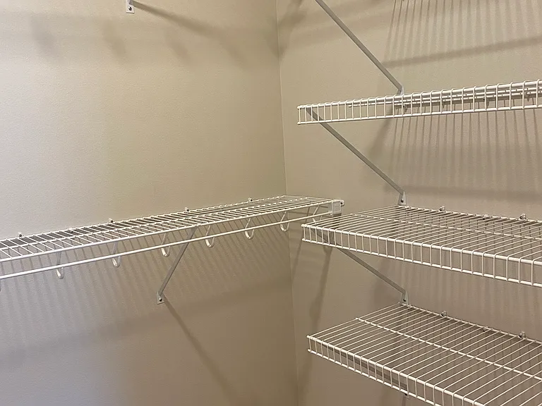 2058 Aaron Dr — Photo 3