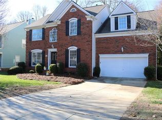9020 Pickering Grove Ln, Charlotte, NC 28216