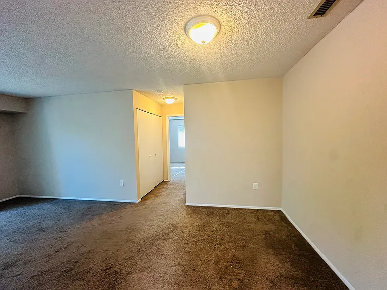 801 Aspen Dr — Photo 7