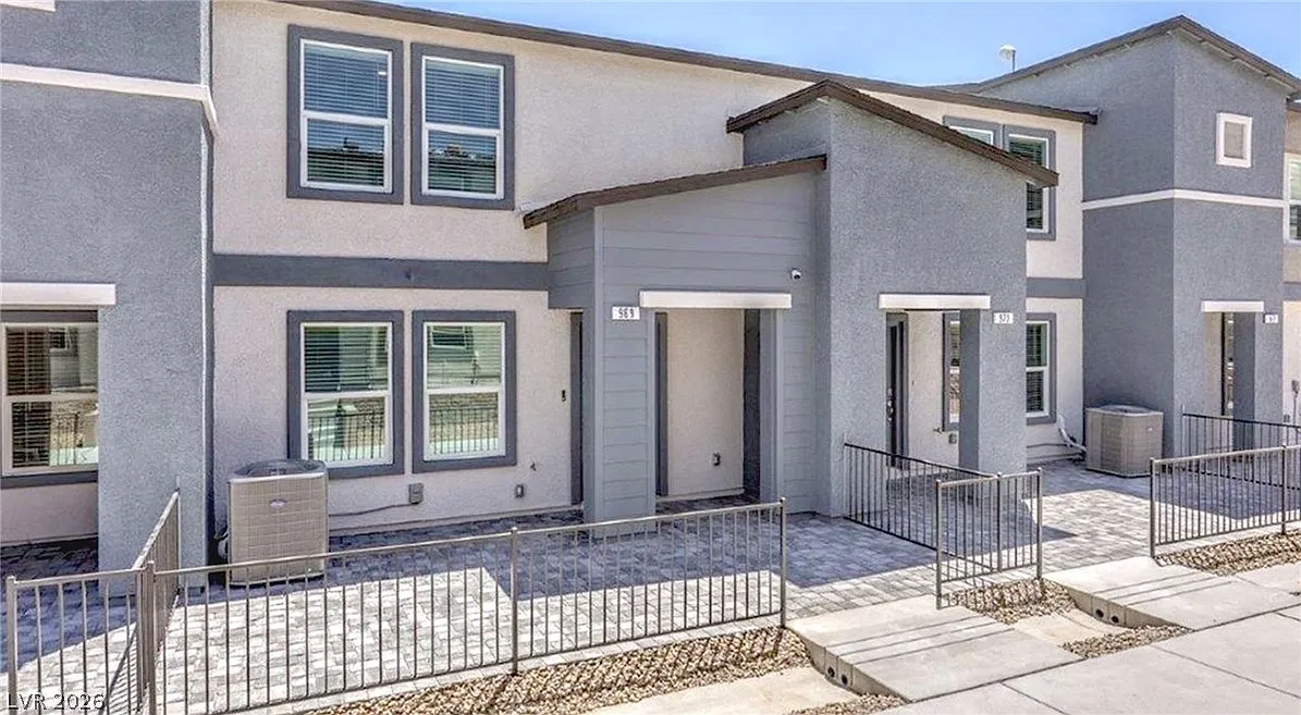 3 bed, 2.5 bath, 1309 sqft, $2,250 — Photo 1