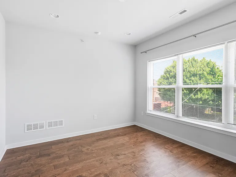 444 Kingsley St #444 — Photo 36