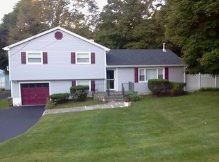 1155 Glen Rd, Shrub Oak, NY 10588
