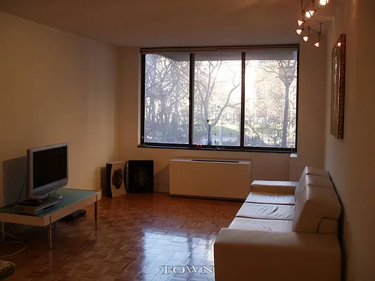 Rented by Town Residential | media 10