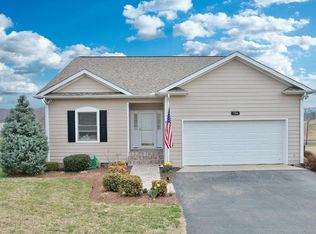 1186 8th Fairway Ln, Huddleston, VA 24104