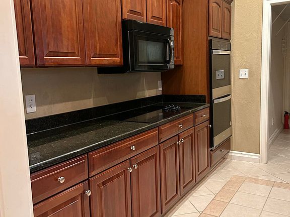 4th image of 8328 Kahala Dr