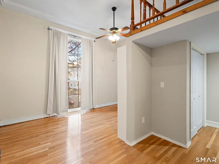 548 Chapel St #1F — Photo 3