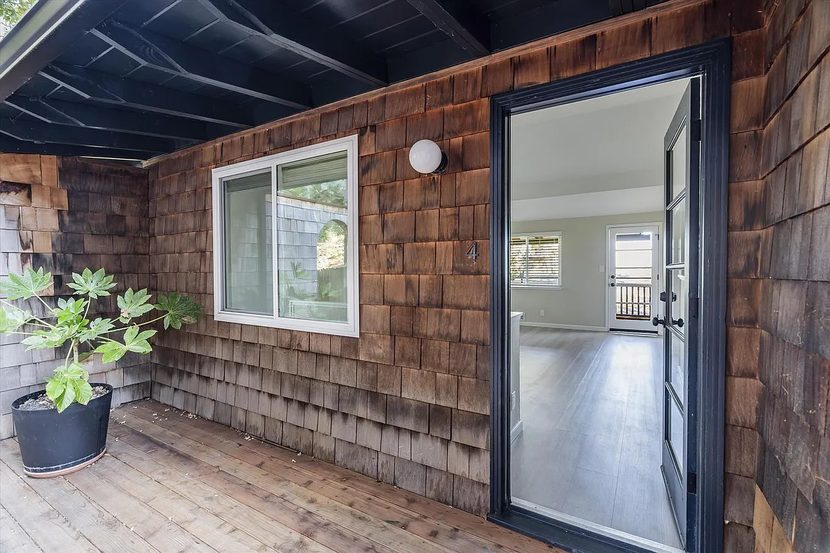 Building Photo - 109 Cleland Ave