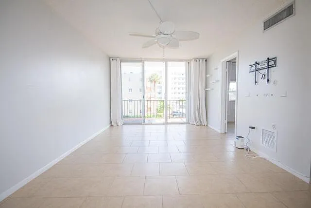 301 Croton Ave #303 — Photo 3