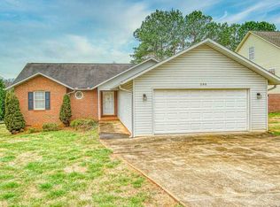 250 Lynhaven Dr, Spartanburg, SC 29303