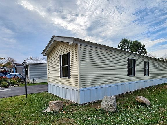 2nd image of 2502 Sherwood Dr