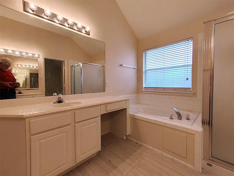 7127 Bristol Ridge Dr — Photo 19