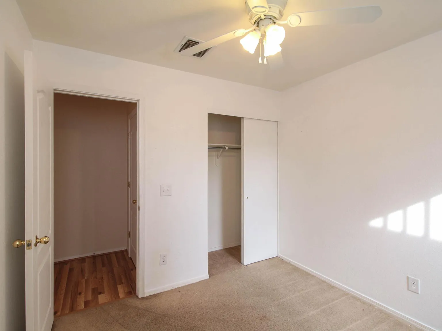 3 bed, 1261 sqft, $1,600 — Photo 3