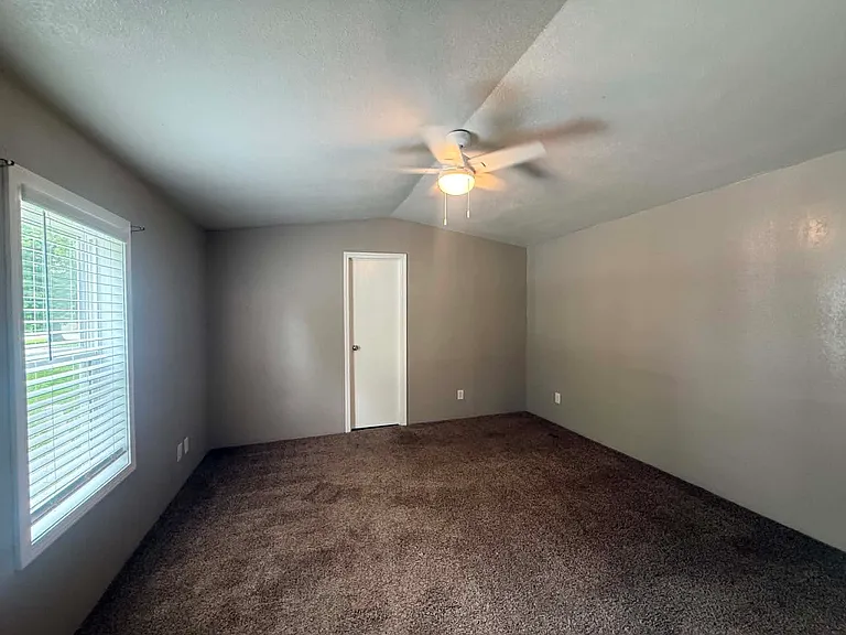 Lincoln Place — Photo 16