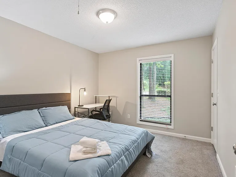 303 Paxton Cir — Photo 8