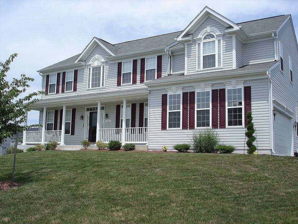 Front View with side load garage