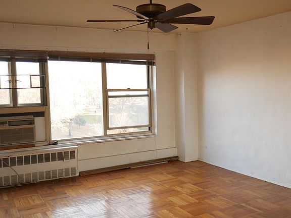 3rd image of 130 Saint Edwards St APT 12D