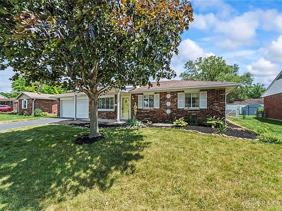 3rd image of 1387 Skylark Dr