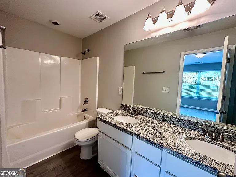706 Keeshono St — Photo 9