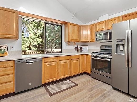 4th image of 8856 NE Towne Ct