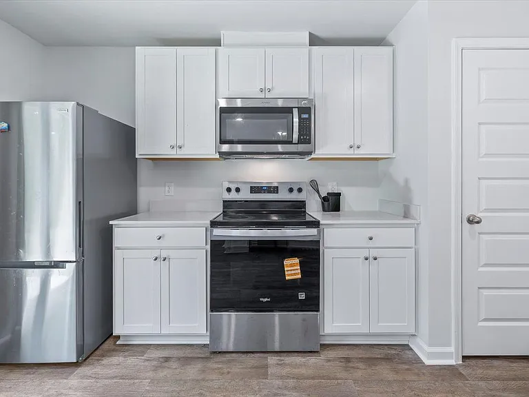 117 Azure Dr — Photo 10
