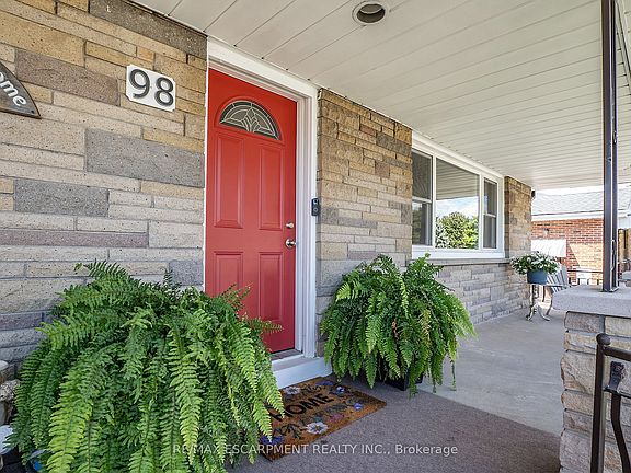3rd image of 98 Duncombe Dr