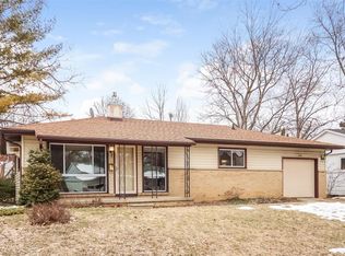 2122 N Circle Dr, Ann Arbor, MI