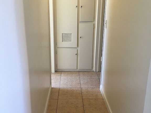 4th image of 1102 3/4 W 92nd St