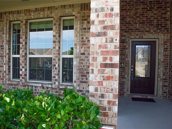 3rd image of 4005 Red Rock Dr