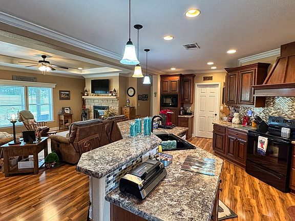 2nd image of 117 Sun Haven Dr S