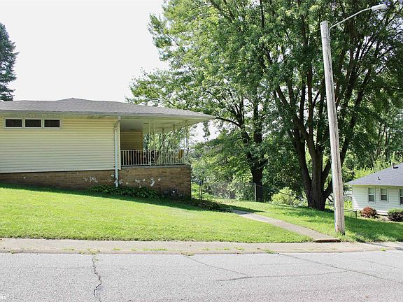 3rd image of 1801 Bryn Mawr Cir