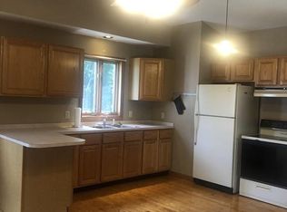 408 Patriots Rd #B, Templeton, MA 01468