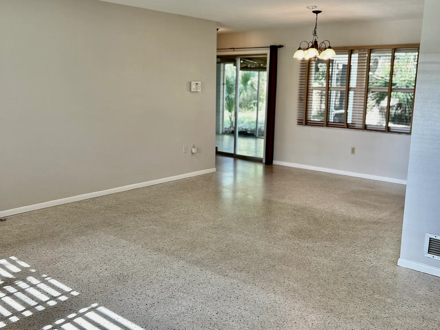 2 bed, 1263 sqft, $2,250 — Photo 4